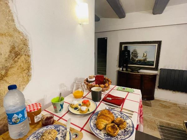 loue chambre Minimaliste loft vielle ville petit dejeuner gratuit : photo 5 de la chambre chambre double