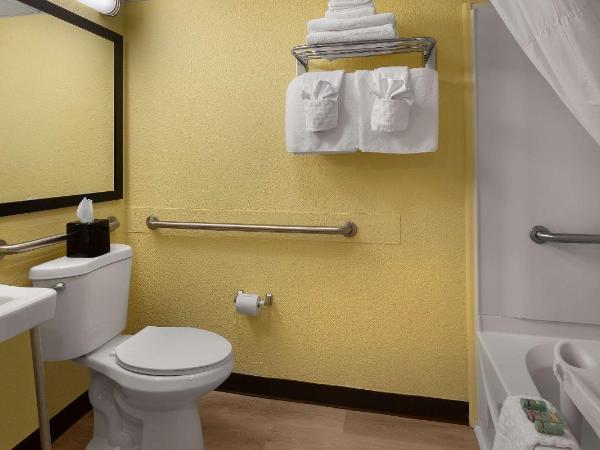 Best Western Ocean Sands Beach Resort : photo 3 de la chambre chambre lit king-size - accessible aux personnes à mobilité réduite