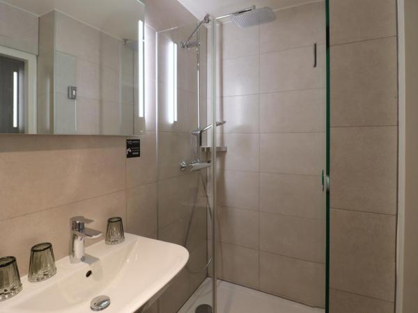 XO Hotels City Centre : photo 5 de la chambre chambre triple - sous-sol