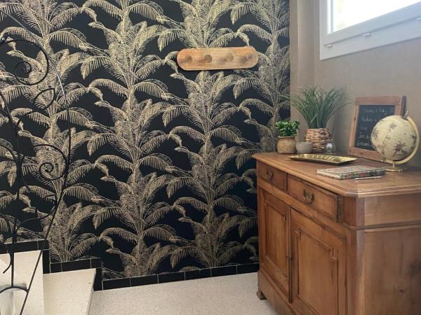 La Pause Cadurcienne, table et chambre d'hôtes : photo 7 de la chambre chambre lit king-size - vue sur jardin