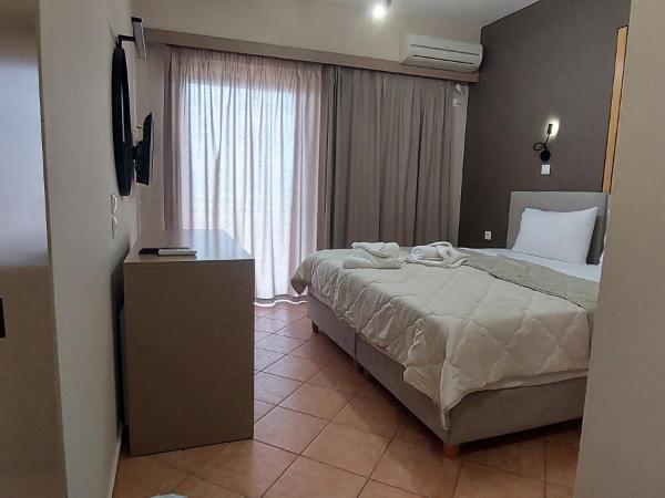 Semiramis : photo 2 de la chambre chambre double deluxe - vue latérale sur mer