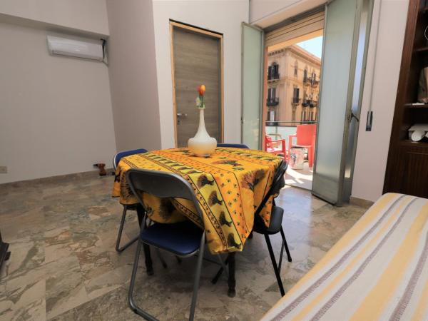 young tourists and students - only naturist culture - winter offer nigth for free for girls under 30 : photo 1 de la chambre lit dans dortoir mixte de 4 lits