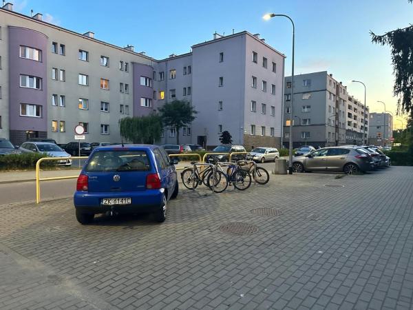 Radiant BD Wejscie na kod : photo 1 de la chambre lit dans dortoir pour femmes de 4 lits