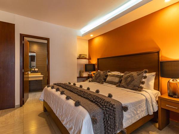 The Paramar Beachfront Boutique Hotel With Breakfast Included - Downtown Malecon : photo 1 de la chambre suite - vue sur ville