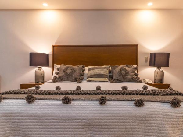 The Paramar Beachfront Boutique Hotel With Breakfast Included - Downtown Malecon : photo 2 de la chambre suite junior avec lit king-size - vue sur océan