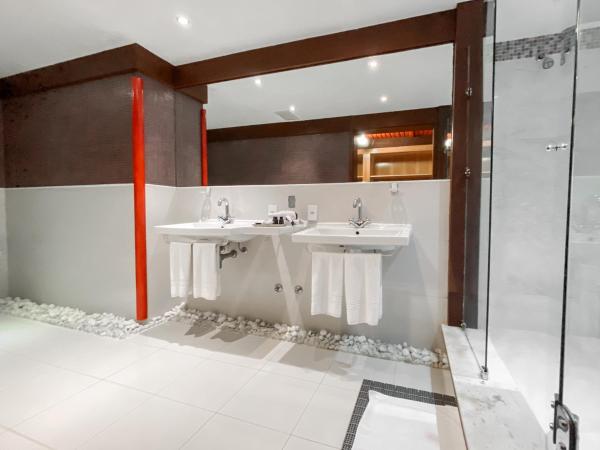 Sailing Hotel & Spa : photo 3 de la chambre suite principale avec vue sur mer et balcon