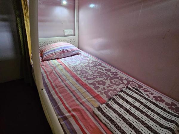 Little India Heritage Villa : photo 1 de la chambre lit simple dans dortoir pour hommes