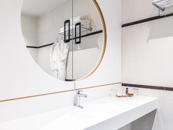 Hotel Le Saint Gelais : photo 5 de la chambre chambre double ou lits jumeaux avec balcon