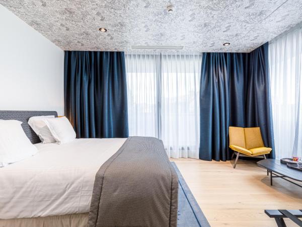 Hotel Le Saint Gelais : photo 3 de la chambre chambre double ou lits jumeaux avec balcon