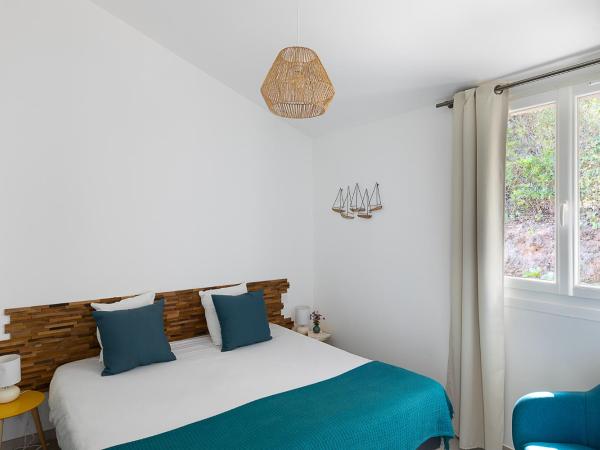 Résidence Marina Di Santa Giulia : photo 4 de la chambre studio