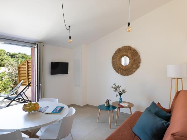 Résidence Marina Di Santa Giulia : photo 3 de la chambre studio