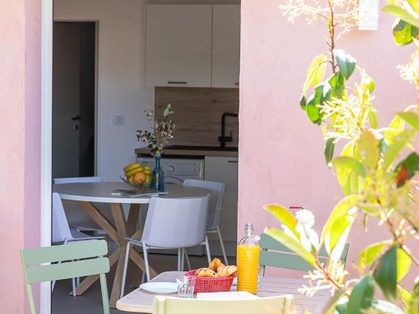 Résidence Marina Di Santa Giulia : photo 10 de la chambre studio