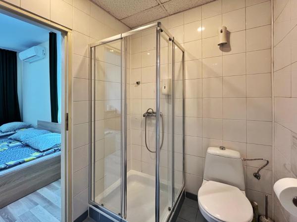 Fry House : photo 3 de la chambre chambre triple avec salle de bains
