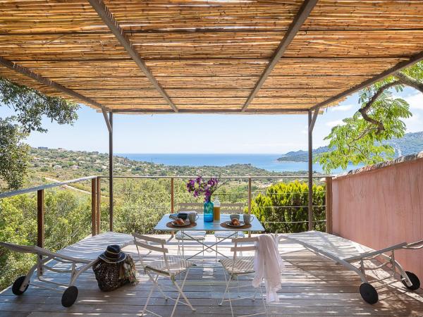 Résidence Marina Di Santa Giulia : photo 6 de la chambre villa supérieure 1 chambre - vue sur mer