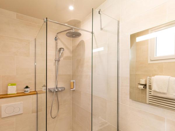 HOTEL DE PARIS MONTPARNASSE : photo 10 de la chambre chambres adjacentes