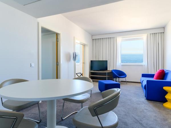 Golden Tulip Marseille Euromed : photo 3 de la chambre suite exécutive - vue sur mer