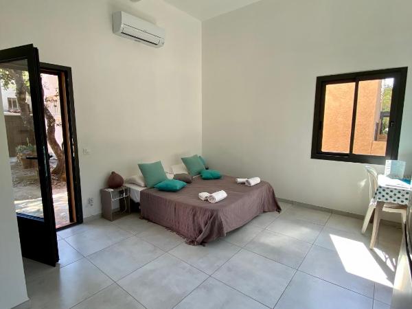 Résidence Marina Di Santa Giulia : photo 3 de la chambre studio