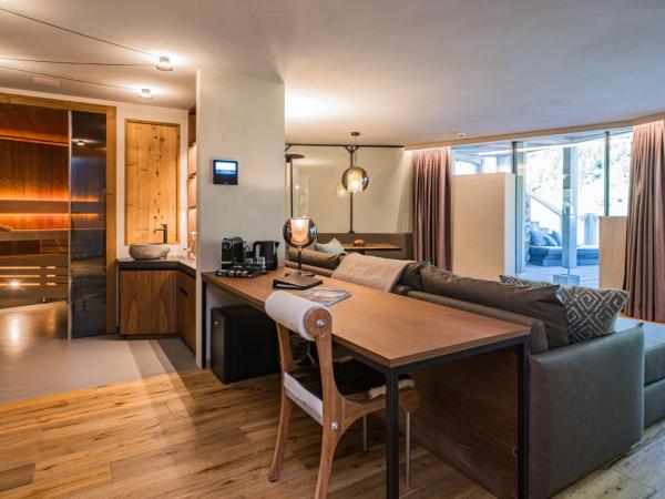 Matterhorn FOCUS Design Hotel : photo 1 de la chambre suite avec sauna