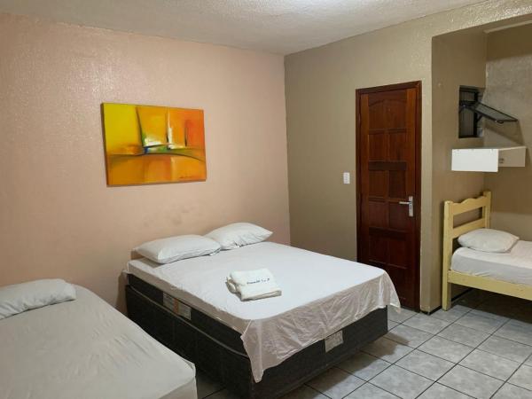 pousada Sol e Praia : photo 1 de la chambre chambre quadruple