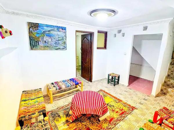 Hostel Tanger Medina : photo 5 de la chambre chambre double ou lits jumeaux avec salle de bains commune