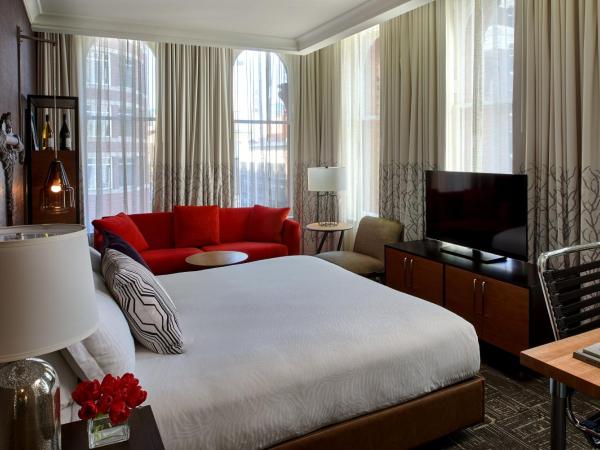 Kimpton Hotel Vintage Portland, an IHG Hotel : photo 3 de la chambre chambre lit king-size essentielle - vue sur ville