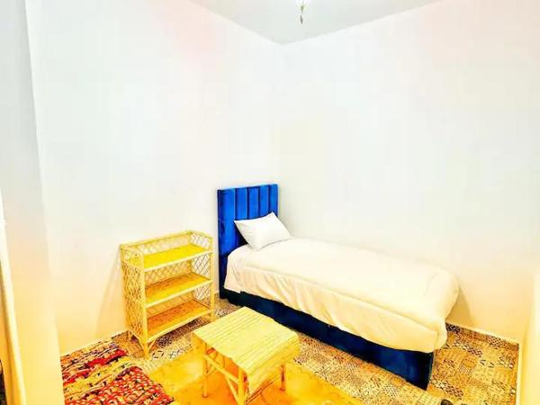 Hostel Tanger Medina : photo 4 de la chambre chambre lits jumeaux avec salle de bains commune