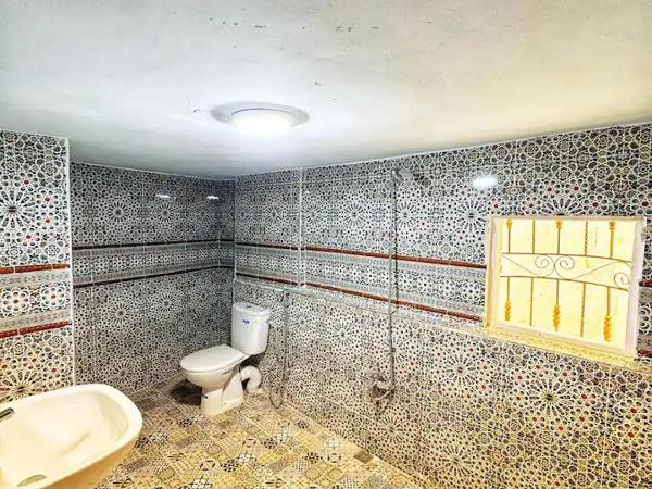 Hostel Tanger Medina : photo 1 de la chambre chambre double ou lits jumeaux avec salle de bains commune