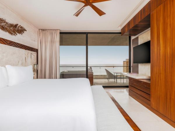Solaz, a Luxury Collection Resort, Los Cabos : photo 1 de la chambre two-bedroom suite with balcony and ocean view