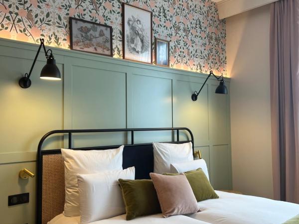 Square Lodge Hotel La Roche sur Yon - Handwritten Collection : photo 1 de la chambre chambre lits jumeaux classique