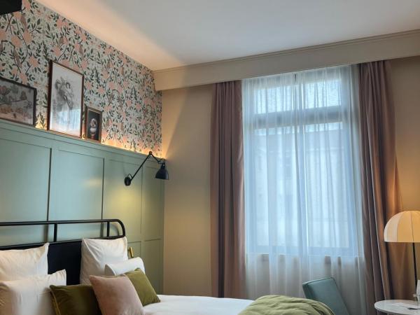 Square Lodge Hotel La Roche sur Yon - Handwritten Collection : photo 2 de la chambre chambre lits jumeaux classique