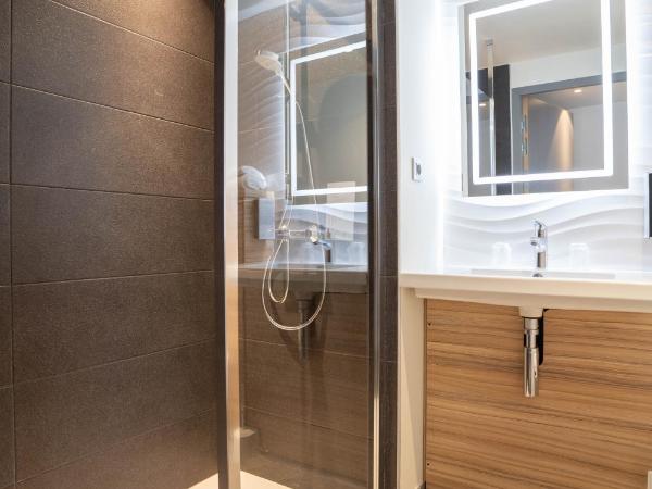 Campanile Tours Nord : photo 5 de la chambre chambre double standard avec 1 canapé-lit