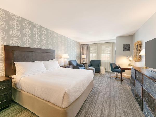 Jamaica Bay Inn Marina Del Rey Tapestry Collection by Hilton : photo 4 de la chambre chambre lit king-size - vue partielle sur port de plaisance