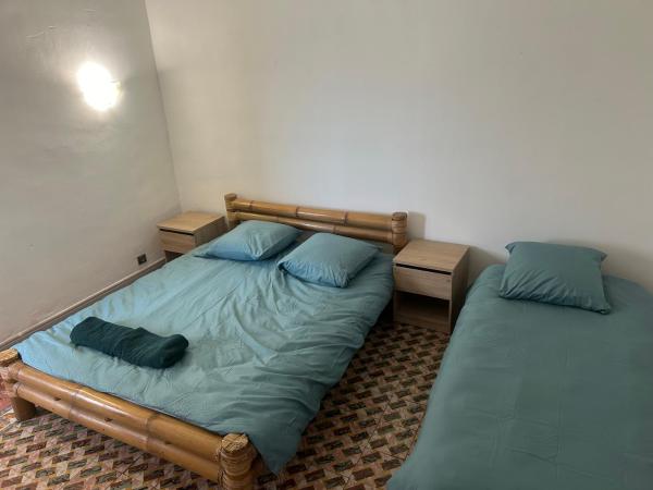 Chambre privée dans Maison d'hotes 10 minutes à pied de la gare et du centre : photo 2 de la chambre chambre triple classique