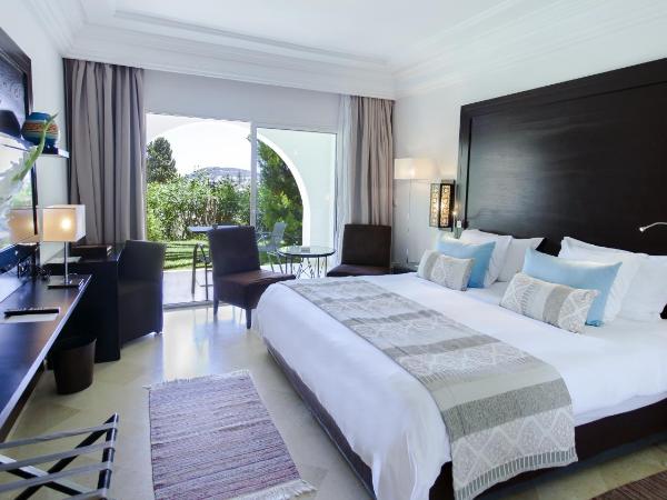 Mövenpick Hotel Gammarth Tunis : photo 4 de la chambre chambre classique avec lit king-size et vue sur la mer