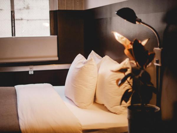 The Clyde Hotel Portland by Kasa : photo 10 de la chambre queen room with shared bathroom - self check-in with virtual front desk