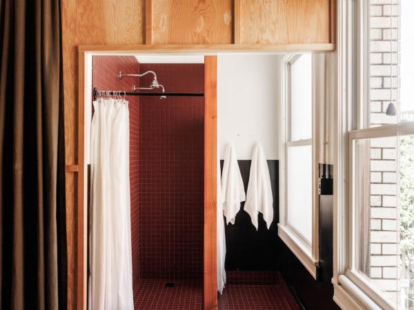 The Clyde Hotel Portland by Kasa : photo 10 de la chambre deluxe queen room - self check-in with virtual front desk