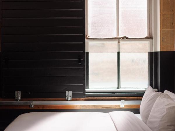 The Clyde Hotel Portland by Kasa : photo 9 de la chambre queen room - self check-in with virtual front desk