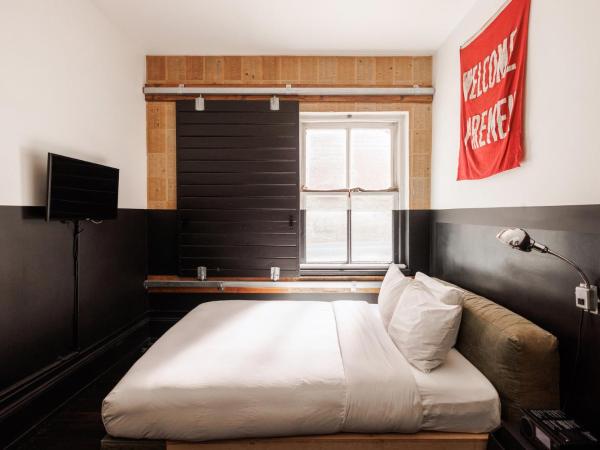 The Clyde Hotel Portland by Kasa : photo 2 de la chambre queen room - self check-in with virtual front desk