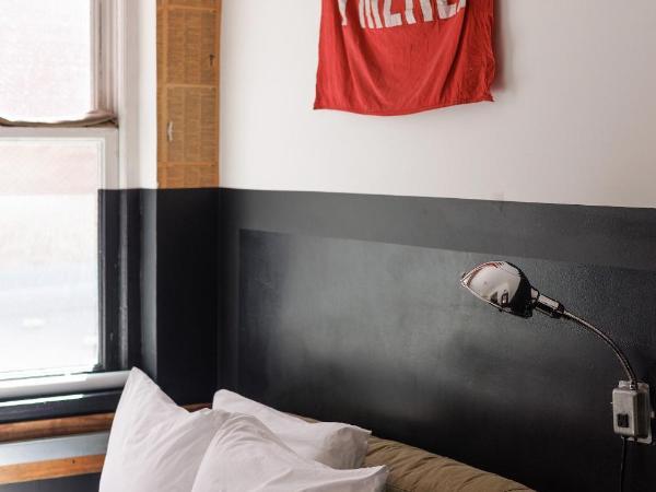 The Clyde Hotel Portland by Kasa : photo 7 de la chambre queen room - self check-in with virtual front desk