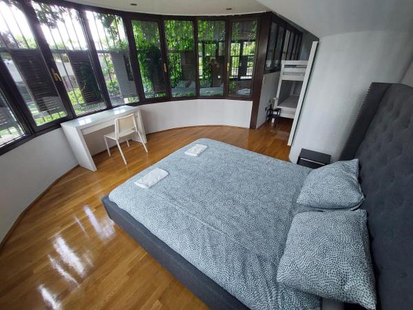 COliving Corazon, Madrid : photo 8 de la chambre chambre quadruple avec salle de bains commune