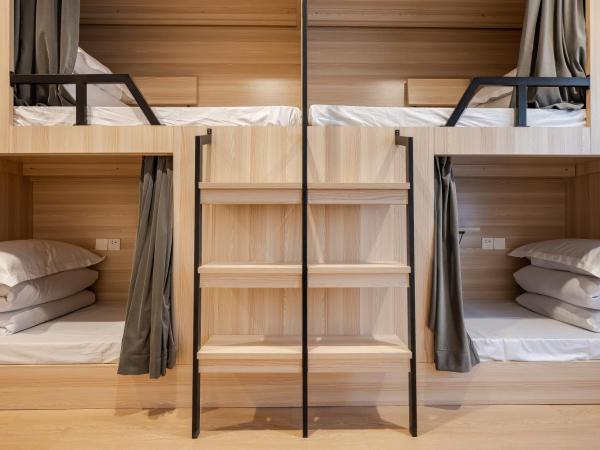 Dayin International Youth Hostel - Shanghai Railway Station & Jing'an Branch : photo 6 de la chambre lit dans dortoir pour hommes de 4 lits avec salle de bains commune