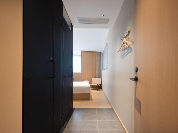 Shanghai Captain 5 Youth Hotel - Xinzhuang Metro Station : photo 4 de la chambre chambre double