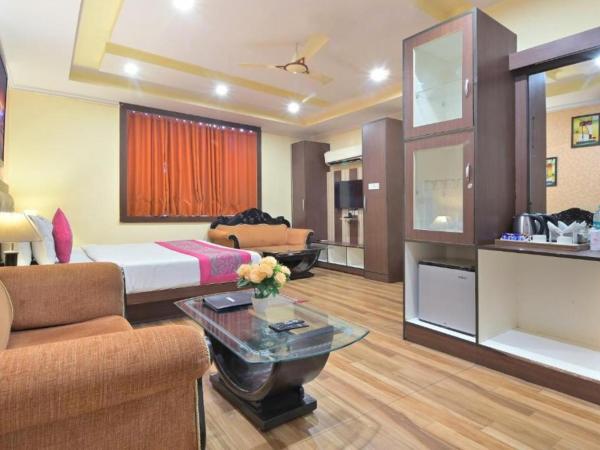 Grand Castel Blue At IGI Airport : photo 5 de la chambre suite supérieure lit king-size