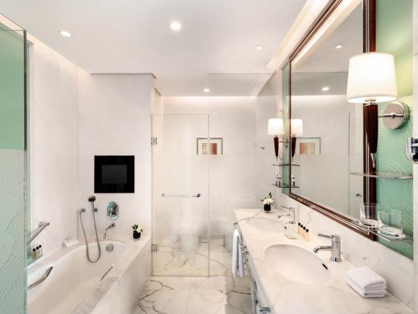 Pudong Shangri-La, Shanghai : photo 6 de la chambre chambre lit king-size premier