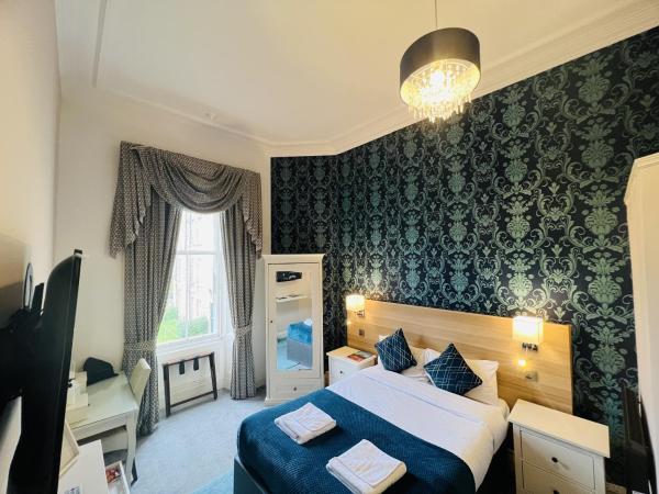 Ardenlee Guest House : photo 4 de la chambre chambre double avec salle de bains privative