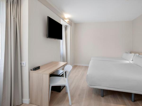 B&B HOTEL Figueira Da Foz : photo 3 de la chambre chambre triple standard