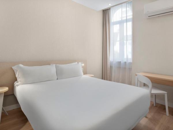 B&B HOTEL Figueira Da Foz : photo 1 de la chambre chambre double standard