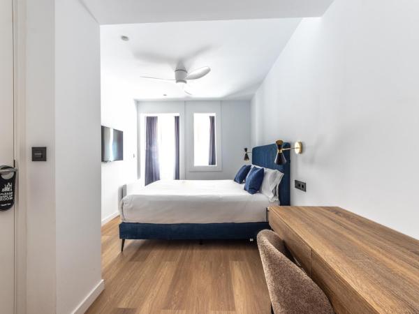 Arenal Suites Bilbao : photo 7 de la chambre chambre double deluxe avec balcon