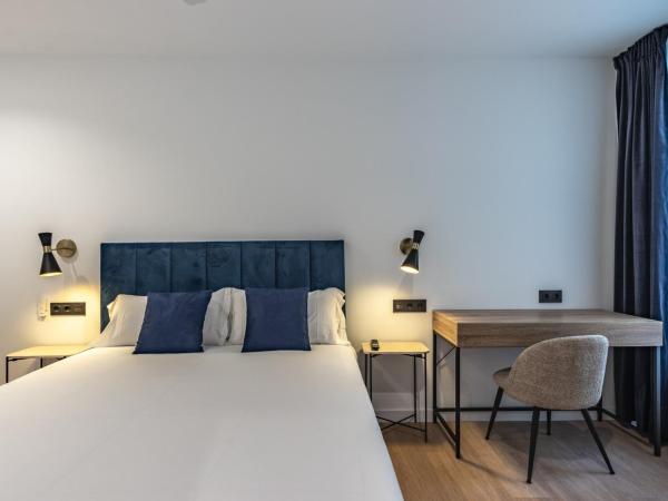 Arenal Suites Bilbao : photo 3 de la chambre chambre double deluxe avec balcon