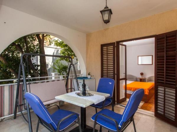 Guest House Kono : photo 2 de la chambre chambre double avec terrasse